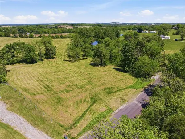 6695 SE Tillery RD, Faucett, MO 64448