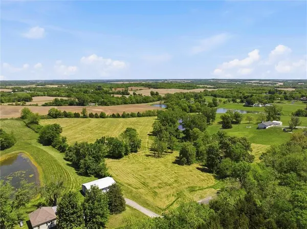 6695 SE Tillery RD, Faucett, MO 64448