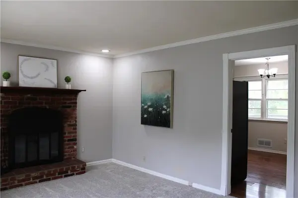 6800 W 76th TER, Overland Park, KS 66204