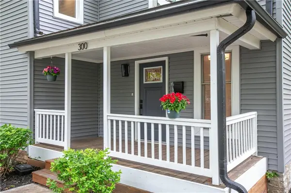 300 SE 1st ST, Lee's Summit, MO 64063