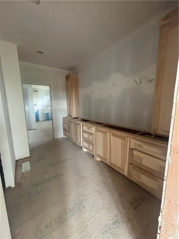 4 Red Fox CIR, Lake Winnebago, MO 64034