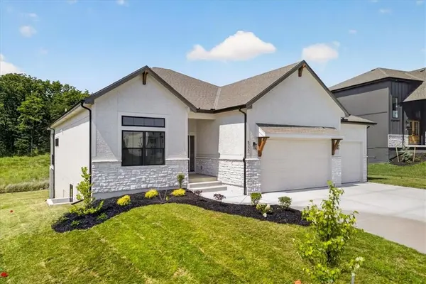 8222 NW 90th TER, Kansas City, MO 64153