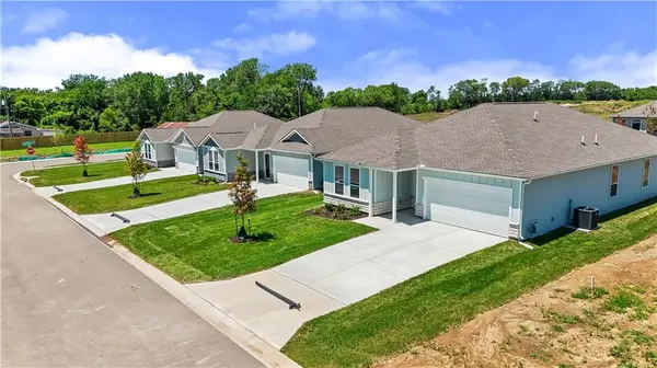 22532 W 214th TER, Spring Hill, KS 66083