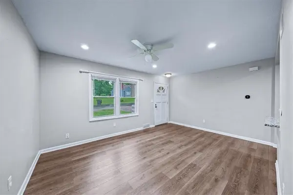 9012 E 52nd TER, Kansas City, MO 64133