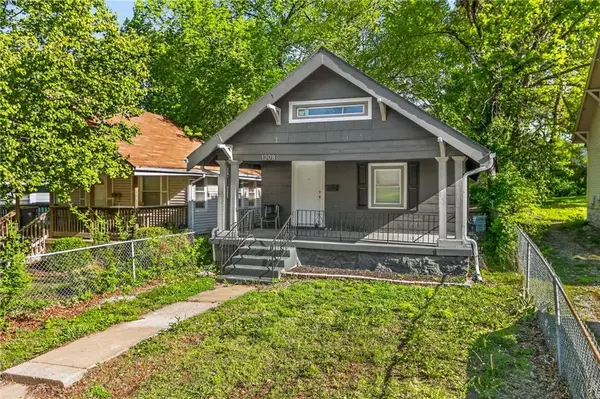 1308 E 59th ST, Kansas City, MO 64110