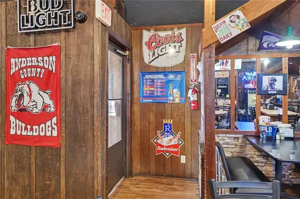 110 W 5th AVE, Garnett, KS 66032