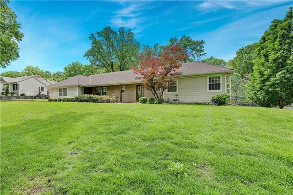 1227 W 66th ST, Kansas City, MO 64113