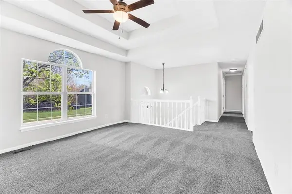 100 N Darrowby DR, Raymore, MO 64083