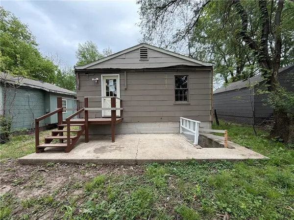 326 N Cedar AVE, Independence, MO 64053