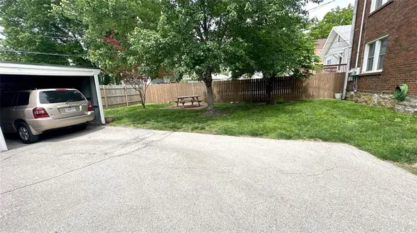 4236 Holly ST, Kansas City, MO 64111
