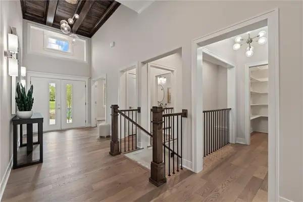 4363 NE Hideaway DR, Lee's Summit, MO 64064