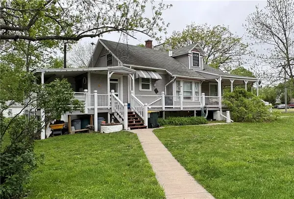 507 W Hale ST, Spring Hill, KS 66083