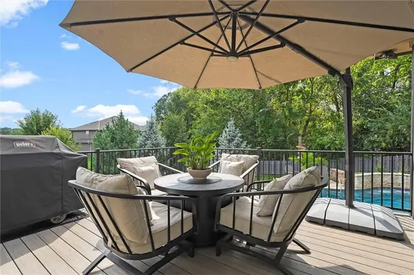 1301 NE TIMBERLINE CT, Lee's Summit, MO 64064