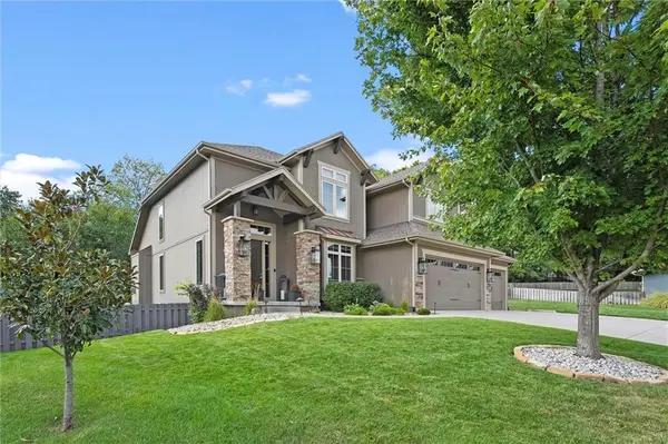 1301 NE TIMBERLINE CT, Lee's Summit, MO 64064