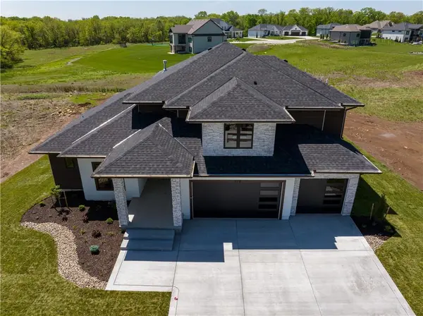 573 South Shore DR, Lake Winnebago, MO 64034