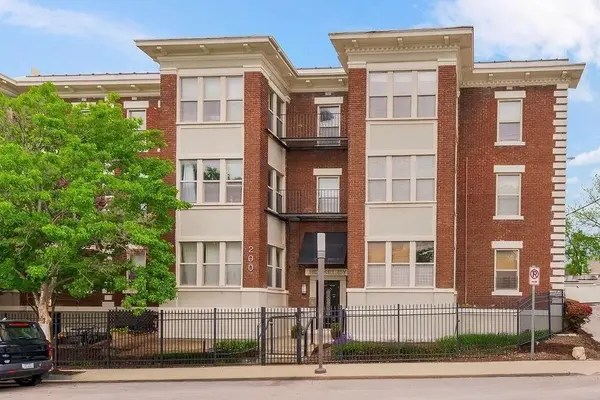 200 E 43rd ST #306, Kansas City, MO 64111