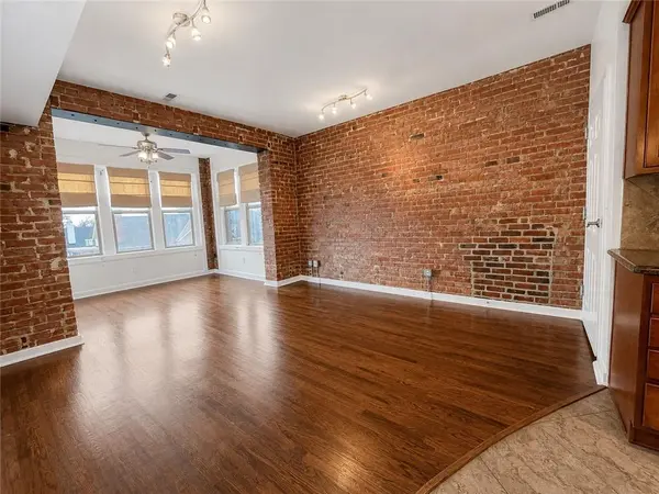 200 E 43rd ST #306, Kansas City, MO 64111