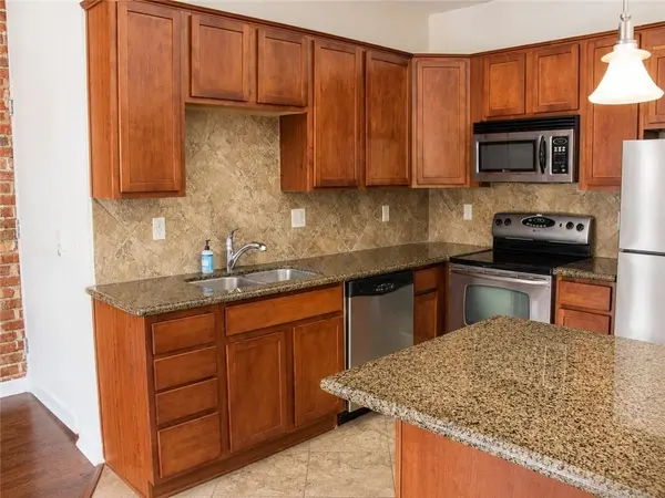 200 E 43rd ST #306, Kansas City, MO 64111