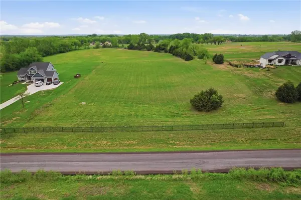 Stillwell RD, Bonner Springs, KS 66012