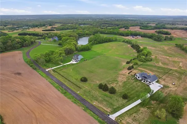 Stillwell RD, Bonner Springs, KS 66012