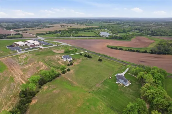 Stillwell RD, Bonner Springs, KS 66012