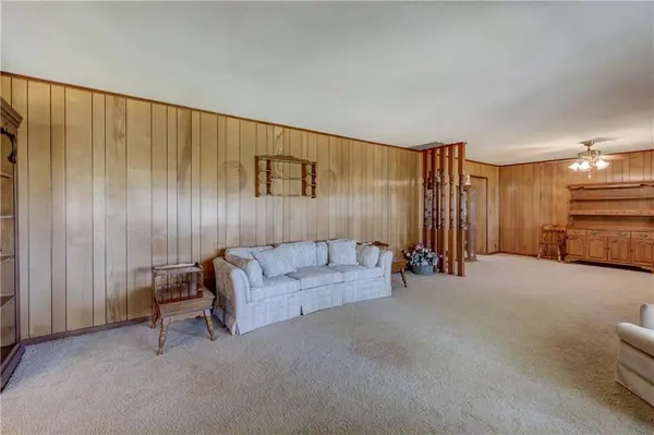 710 S Vermont AVE, Columbus, KS 66725