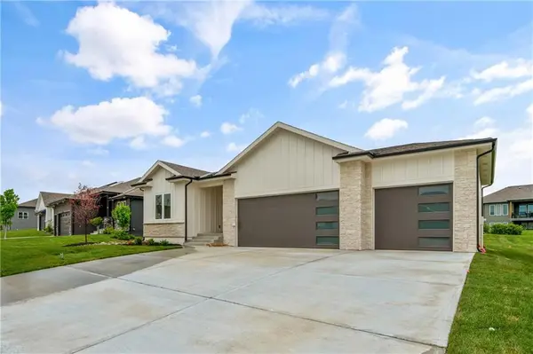 4125 NE Dearborn LN, Lee's Summit, MO 64064