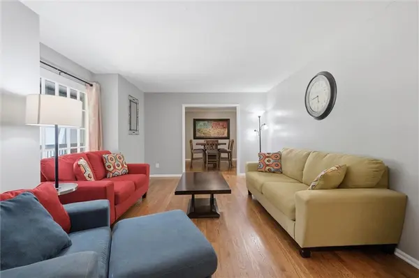 563 E 129th TER, Kansas City, MO 64145