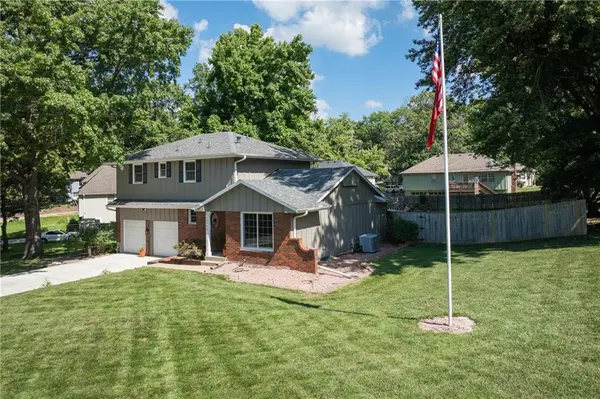 13106 E 53rd TER, Kansas City, MO 64133