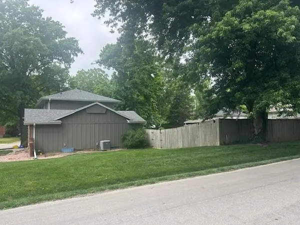 13106 E 53rd TER, Kansas City, MO 64133