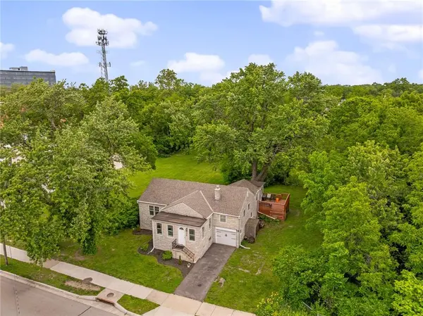 336 E Park ST, Olathe, KS 66061