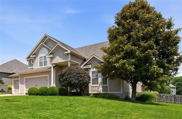2500 SW Kristin DR, Lee's Summit, MO 64082