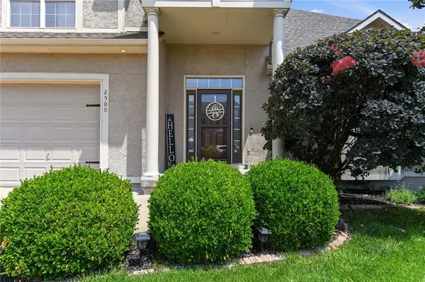 2500 SW Kristin DR, Lee's Summit, MO 64082