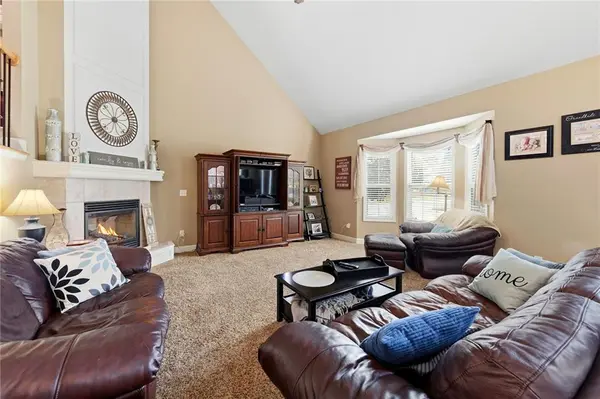 2500 SW Kristin DR, Lee's Summit, MO 64082