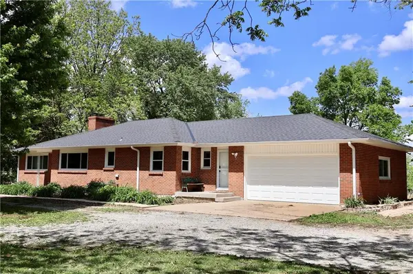 281 SW 200th RD, Centerview, MO 64019