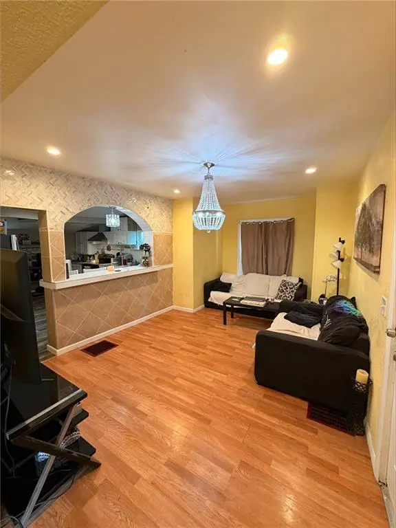 108 E Jefferson ST, Pittsburg, KS 66762