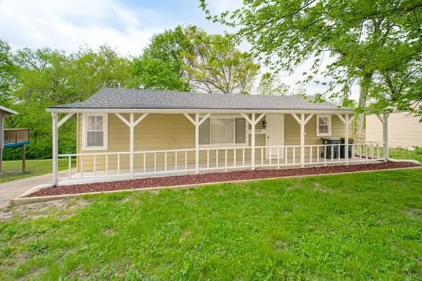 4833 FARLEY AVE, Kansas City, MO 64129