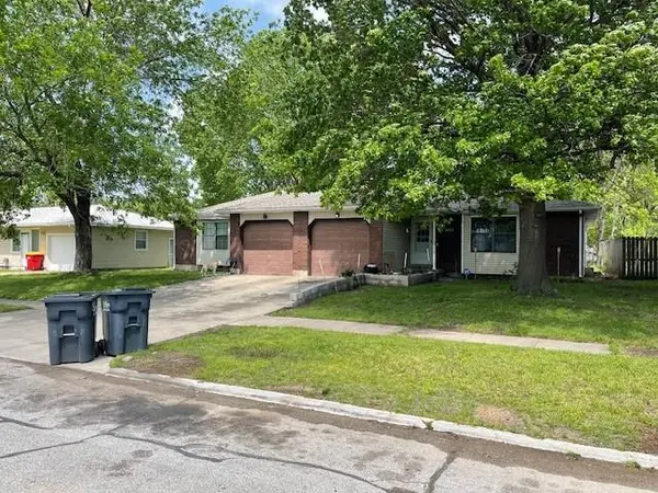 1005 E 7th ST, Pittsburg, KS 66762