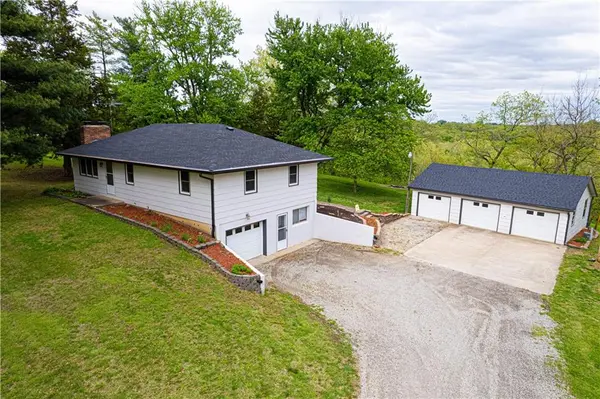 16929 State Route DD HWY, Savannah, MO 64485