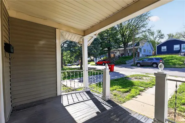 9324 E 15th ST, Independence, MO 64052