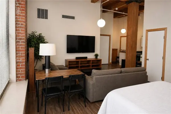 308 W 8th ST #302, Kansas City, MO 64105