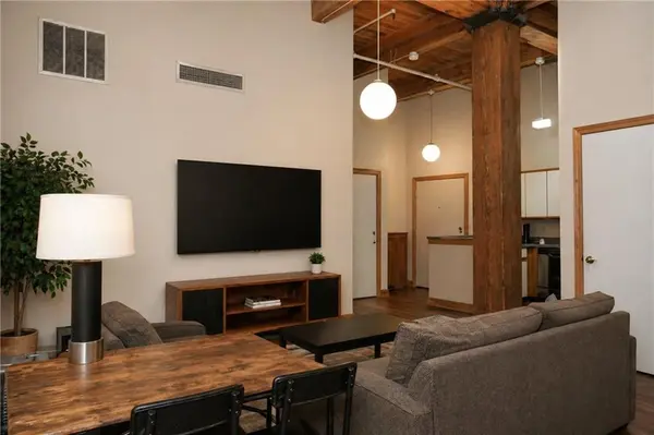 308 W 8th ST #302, Kansas City, MO 64105