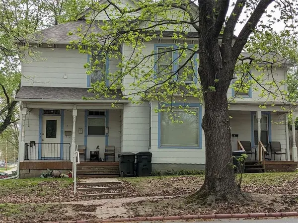 1101 S Broadway ST, Leavenworth, KS 66048