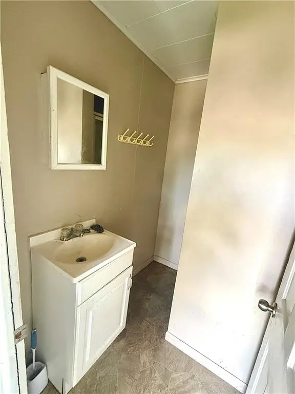 230 E Prairie AVE, Girard, KS 66743