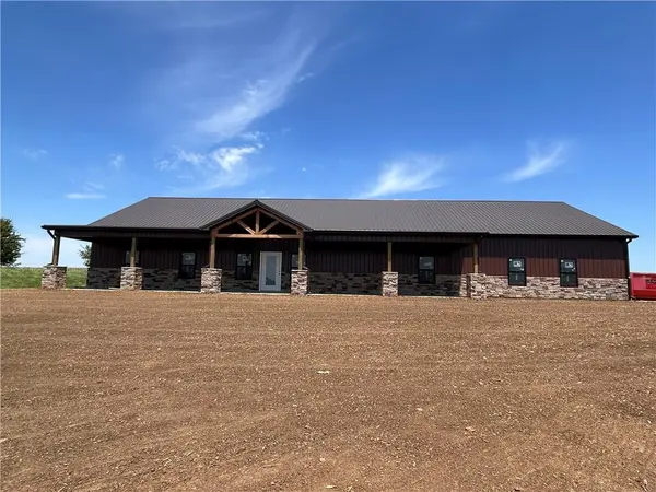 20014 Woodend RD, Linwood, KS 66052