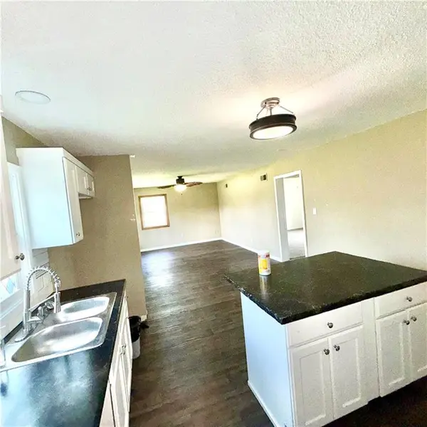 401 W Chestnut ST, Archie, MO 64725
