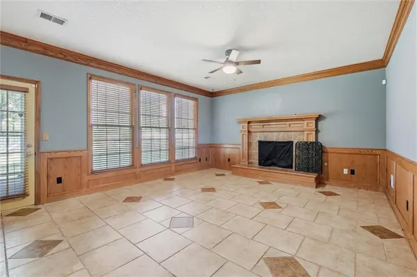 12160 S Alcan ST, Olathe, KS 66062
