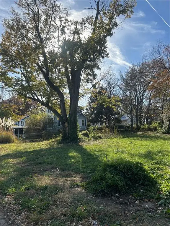 2332 Oakley AVE #W, Kansas City, MO 64127