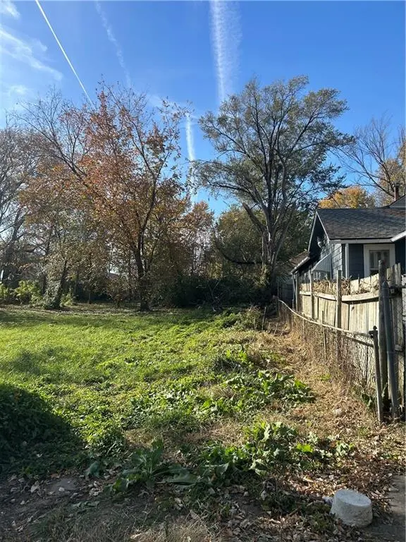 2332 Oakley AVE #W, Kansas City, MO 64127