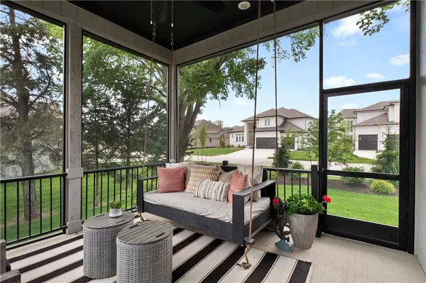 10909 W 172nd ST, Overland Park, KS 66221
